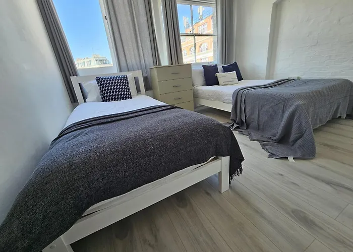 Trendy Apartment In Old Street